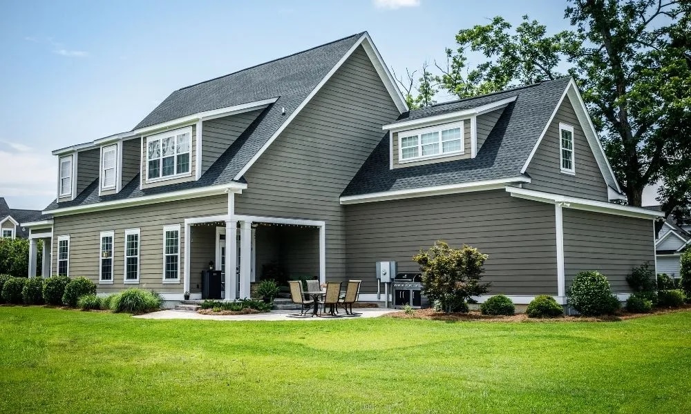 Enhancing curb appeal – How roofing services can transform your home’s exterior?